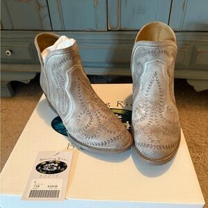 New Sterling River taupe Embroidered  Ankle Booties 7.5 $229 Anthropologie
